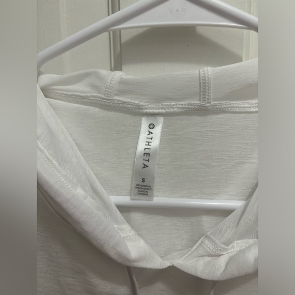 ATHLETA white hoodie short sleeve t-shirt top (size S) ✨ - Picture 3 of 4
